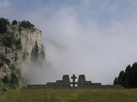Foto : Le monument au milieu de la brume